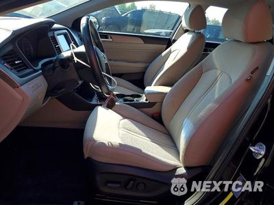 Zdjęcie 7 z 13 samochodu: 2019 HYUNDAI SONATA PLUG-IN HYBRID VIN:KMHE14L27KA091476 - miniatura