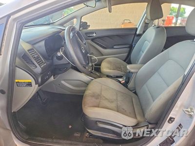 Zdjęcie 7 z 13 samochodu: 2015 KIA FORTE LX VIN:KNAFK4A67F5433404 - miniatura