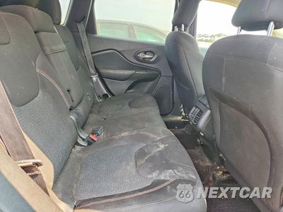 Zdjęcie 10 z 12 samochodu: 2017 JEEP CHEROKEE LATITUDE VIN:1C4PJMCS4HW538404 - miniatura