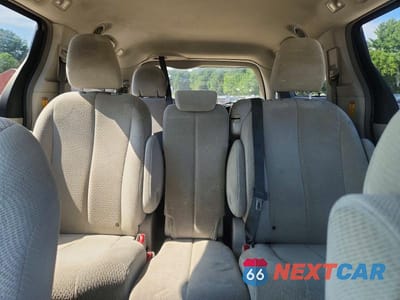 Zdjęcie 10 z 13 samochodu: 2014 TOYOTA SIENNA LE VIN:5TDKK3DC0ES474785 - miniatura