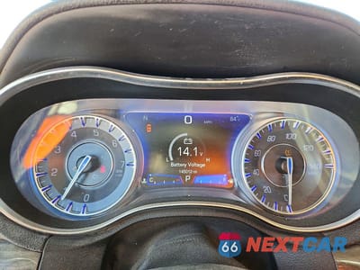 Zdjęcie 9 z 12 samochodu: 2019 CHRYSLER 300 TOURING VIN:2C3CCAAGXKH738767 - miniatura
