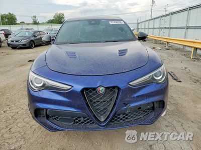 Piąte zdjęcie samochodu w środku: 2018 ALFA ROMEO STELVIO QUADRIFOGLIO VIN:ZASFAKEV8J7C17691 - miniatura