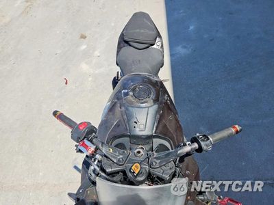 Piąte zdjęcie samochodu w środku: 2024 SUZUKI GSX800 F VIN:JS1EM13B2R7100936 - miniatura