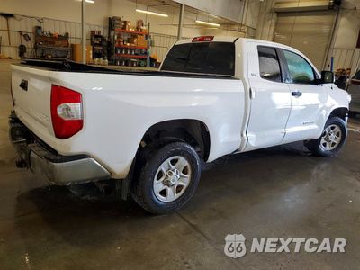 Trzecie zdjęcie samochodu z tyłu: 2017 TOYOTA TUNDRA SR5 VIN:5TFUM5F1XHX072104 - miniatura