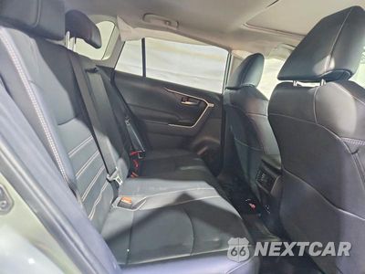 Zdjęcie 11 z 13 samochodu: 2020 TOYOTA RAV4 XLE PREMIUM VIN:JTMA1RFV1LD061864 - miniatura