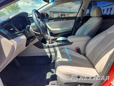 Zdjęcie 7 z 12 samochodu: 2018 HYUNDAI SONATA LIMITED VIN:5NPE34AF7JH708497 - miniatura