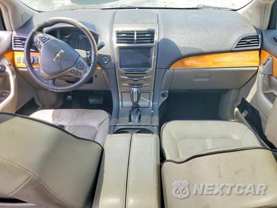 Zdjęcie 8 z 12 samochodu: 2012 LINCOLN MKX VIN:2LMDJ6JK9CBL04402 - miniatura