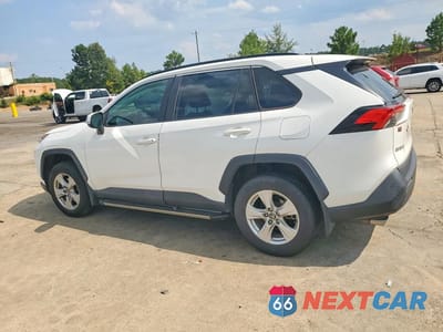 Drugie zdjęcie samochodu z przodu: 2021 TOYOTA RAV4 XLE VIN:2T3W1RFV1MC153830 - miniatura