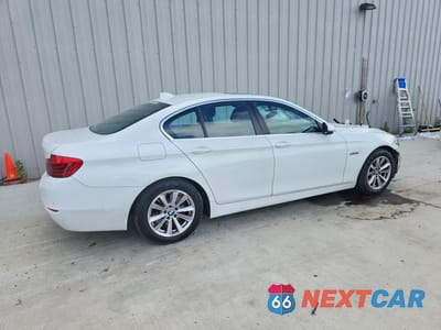 Trzecie zdjęcie samochodu z tyłu: 2016 BMW 528 I VIN:WBA5A5C55GD527801 - miniatura