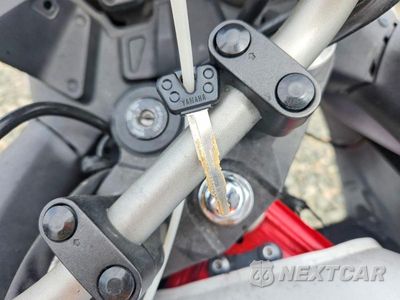 Zdjęcie 8 z 9 samochodu: 2013 YAMAHA FZ6R VIN:JYARJ18Y6DA002335 - miniatura