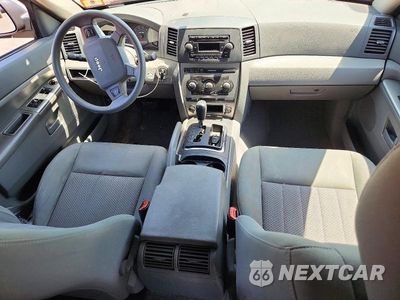 Zdjęcie 8 z 13 samochodu: 2005 JEEP GRAND CHEROKEE LAREDO VIN:1J4GR48K75C679007 - miniatura