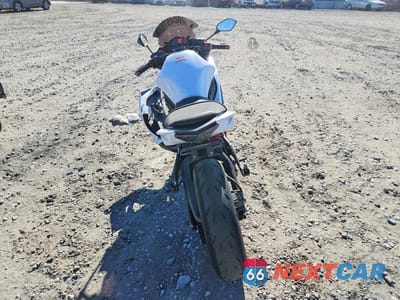 Czwarte zdjęcie samochodu z boku: 2013 KAWASAKI EX650 F VIN:JKAEXEF13DDA04148 - miniatura