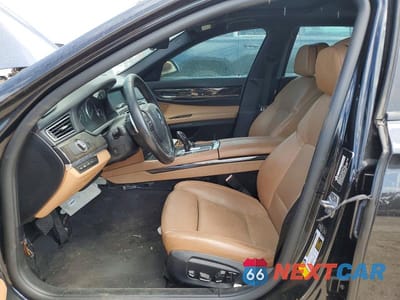 Zdjęcie 7 z 12 samochodu: 2013 BMW 750 LI VIN:WBAYE8C55DD133780 - miniatura