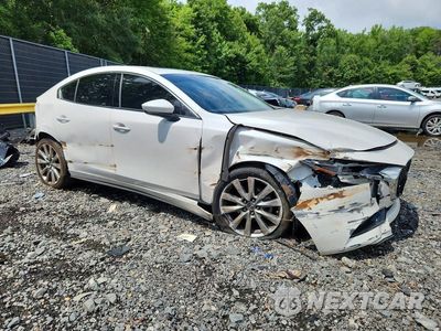 Czwarte zdjęcie samochodu z boku: 2020 MAZDA 3 PREMIUM VIN:3MZBPBEM0LM125641 - miniatura