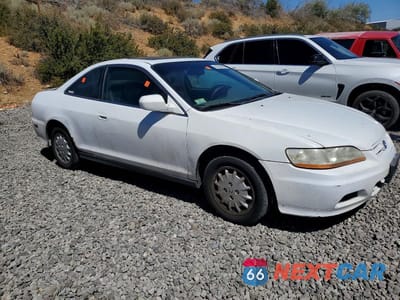 Czwarte zdjęcie samochodu z boku: 2002 HONDA ACCORD SE VIN:1HGCG32292A024207 - miniatura