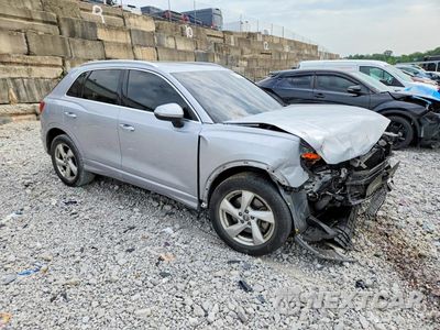 Czwarte zdjęcie samochodu z boku: 2020 AUDI Q3 PREMIUM VIN:WA1AECF38L1025343 - miniatura