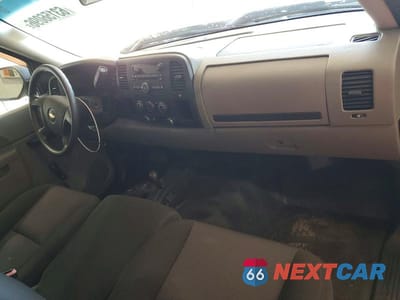 Zdjęcie 8 z 12 samochodu: 2011 CHEVROLET SILVERADO K1500 VIN:1GCNKPEA4BZ462425 - miniatura