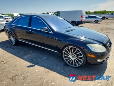 Czwarte zdjęcie samochodu z boku: 2008 MERCEDES-BENZ S 550 4MATIC VIN:WDDNG86X18A234910 - miniatura