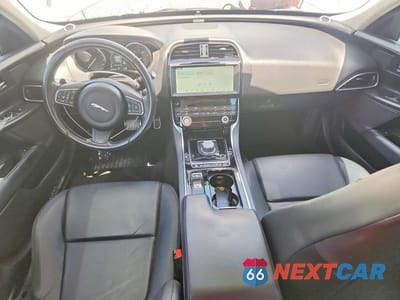 Zdjęcie 8 z 12 samochodu: 2019 JAGUAR XE VIN:SAJAR4FX8KCP48374 - miniatura