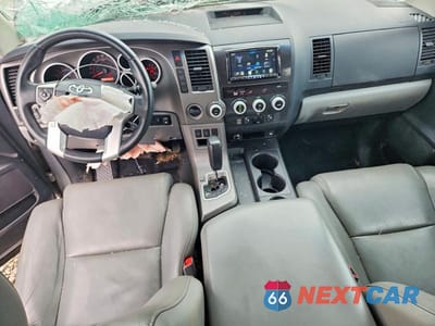 Zdjęcie 8 z 14 samochodu: 2017 TOYOTA SEQUOIA SR5 VIN:5TDBY5G18HS155496 - miniatura