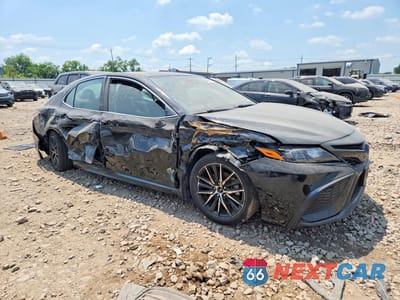 Czwarte zdjęcie samochodu z boku: 2023 TOYOTA CAMRY HYBRID SE VIN:4T1G31AK7PU606244 - miniatura
