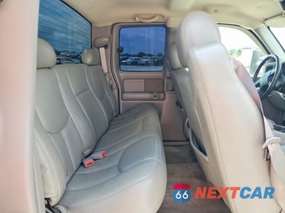 Zdjęcie 10 z 12 samochodu: 2005 CHEVROLET SILVERADO K2500 HEAVY DUTY VIN:1GCHK29G85E174580 - miniatura