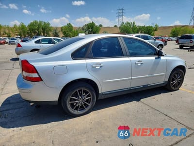 Trzecie zdjęcie samochodu z tyłu: 2007 VOLVO S40 T5 VIN:YV1MH682372287782 - miniatura