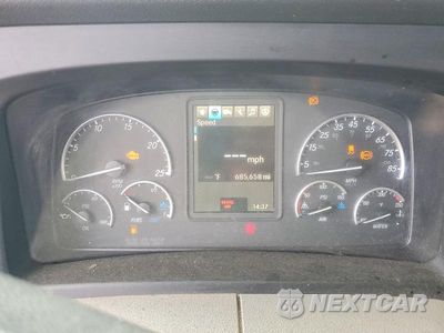 Zdjęcie 8 z 10 samochodu: 2018 FREIGHTLINER CASCADIA 126 SEMI TRUCK VIN:3AKJHHDR2JSJR0241 - miniatura