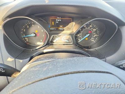 Zdjęcie 9 z 12 samochodu: 2018 FORD FOCUS S VIN:1FADP3E28JL220369 - miniatura