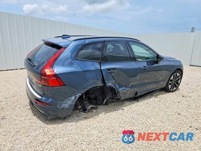 Trzecie zdjęcie samochodu z tyłu: 2026 VOLVO XC60 PLUS VIN:YV4H60RC0T1454162 - miniatura