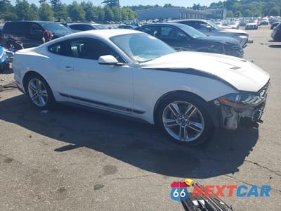 Czwarte zdjęcie samochodu z boku: 2018 FORD MUSTANG VIN:1FA6P8TH1J5142213 - miniatura