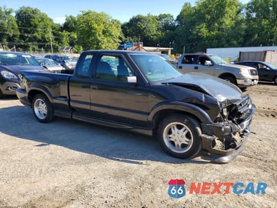 Czwarte zdjęcie samochodu z boku: 2001 CHEVROLET S TRUCK S10 VIN:1GCCS195018174634 - miniatura