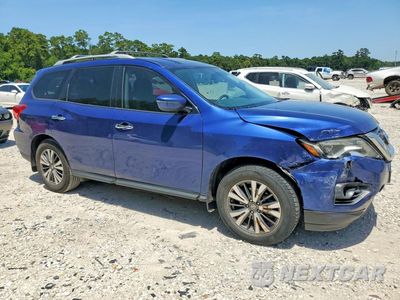 Czwarte zdjęcie samochodu z boku: 2017 NISSAN PATHFINDER S VIN:5N1DR2MN2HC913714 - miniatura