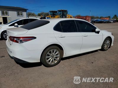 Trzecie zdjęcie samochodu z tyłu: 2018 TOYOTA CAMRY L VIN:4T1B11HK8JU028670 - miniatura