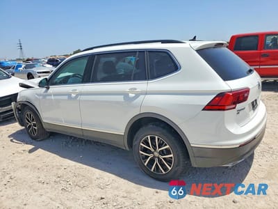 Drugie zdjęcie samochodu z przodu: 2021 VOLKSWAGEN TIGUAN SE VIN:3VV3B7AX4MM054157 - miniatura