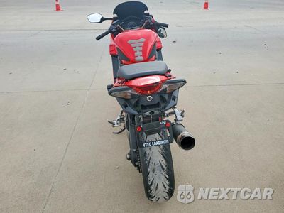 Czwarte zdjęcie samochodu z boku: 2014 HONDA VFR800 F VIN:JH2RC7915EK000646 - miniatura
