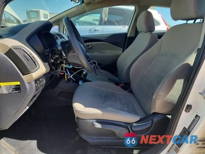 Zdjęcie 7 z 12 samochodu: 2014 KIA RIO LX VIN:KNADM4A32E6375802 - miniatura