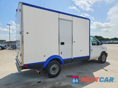 Trzecie zdjęcie samochodu z tyłu: 2023 FORD E350 REFRIGERATED BOX TRUCK VIN:1FDWE3FK1PDD26510 - miniatura