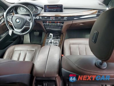 Zdjęcie 8 z 12 samochodu: 2017 BMW X5 SDRIVE35I VIN:5UXKR2C50H0U19039 - miniatura