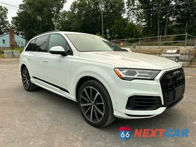 Czwarte zdjęcie samochodu z boku: 2022 AUDI Q7 PREMIUM PLUS VIN:WA1LXBF74ND009142 - miniatura