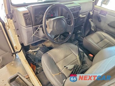 Zdjęcie 8 z 13 samochodu: 1998 JEEP WRANGLER / TJ SE VIN:1J4FY29P4WP756956 - miniatura