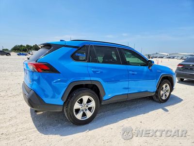 Trzecie zdjęcie samochodu z tyłu: 2021 TOYOTA RAV4 XLE VIN:4T3RWRFV0MU043624 - miniatura