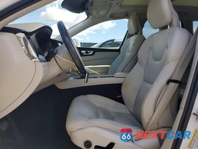 Zdjęcie 7 z 13 samochodu: 2018 VOLVO XC60 T6 MOMENTUM VIN:YV4A22RK2J1041687 - miniatura