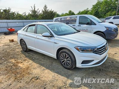 Czwarte zdjęcie samochodu z boku: 2019 VOLKSWAGEN JETTA SEL VIN:3VWE57BU3KM164579 - miniatura