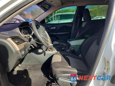 Zdjęcie 7 z 13 samochodu: 2015 JEEP CHEROKEE SPORT VIN:1C4PJLAB5FW525476 - miniatura