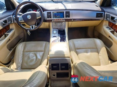 Zdjęcie 8 z 13 samochodu: 2011 JAGUAR XF PREMIUM VIN:SAJWA0GB6BLR90069 - miniatura