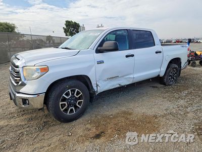 2017 TOYOTA TUNDRA CREWMAX SR5 5TFEY5F1XHX225864 - główne zdjęcie licytacji z USA - miniatura
