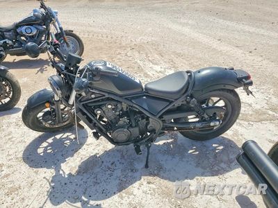 Trzecie zdjęcie samochodu z tyłu: 2025 HONDA CMX500 A VIN:MLHPC5652S5801067 - miniatura