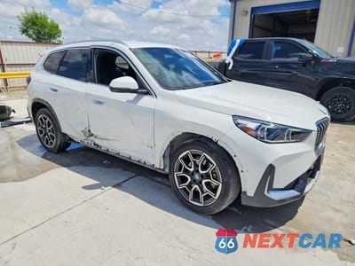 Czwarte zdjęcie samochodu z boku: 2025 BMW X1 XDRIVE28I VIN:WBX73EF03S5090165 - miniatura