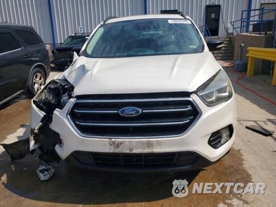 Piąte zdjęcie samochodu w środku: 2017 FORD ESCAPE TITANIUM VIN:1FMCU0J91HUC08497 - miniatura